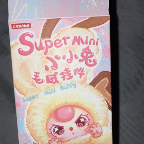 Baby Three Super Mini Bunny - Confirmed Letter R w/ Special Rare Eyes - Picture 2 of 2